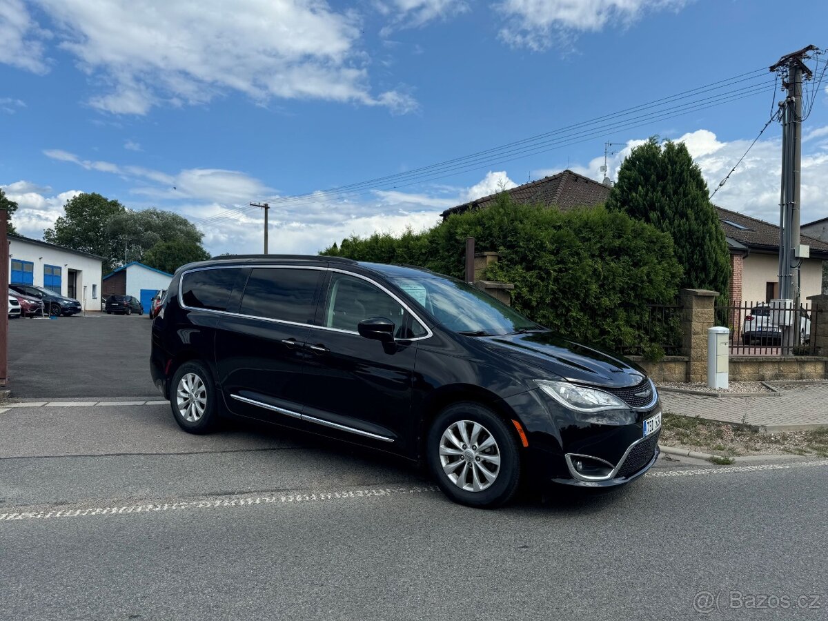 Chrysler Pacifica 3,6 L V6 Tour L 2017