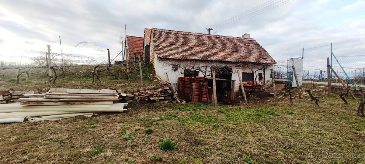 Prodej stavební pozemku Strachotice u Znojma