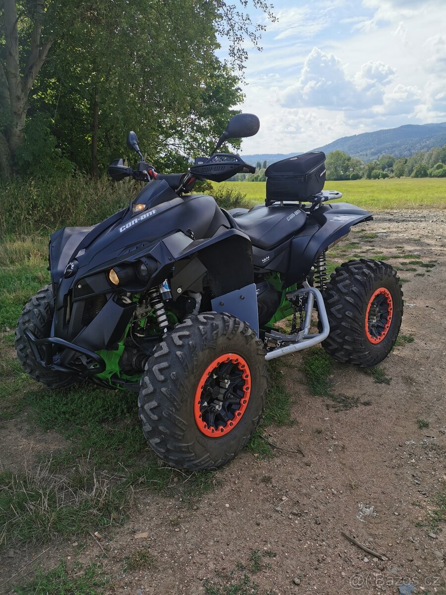 Can-Am Outlender 1000