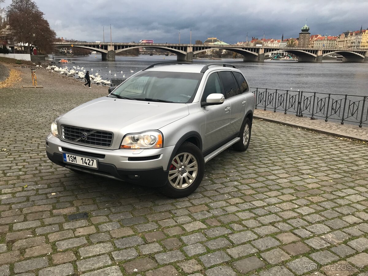 Volvo XC90,  2,4-D5 Momentum