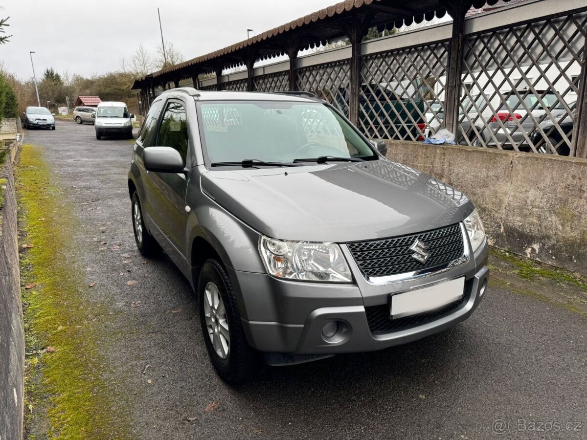 Suzuki Grand Vitara 1.6 Club 4x4 benzín 78kw