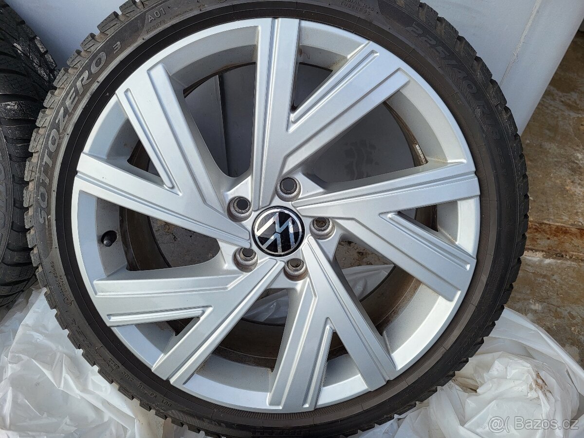 18" Zimní VW Bergamo Golf 8 GTI 5W 5H R RS 5x112 ET51