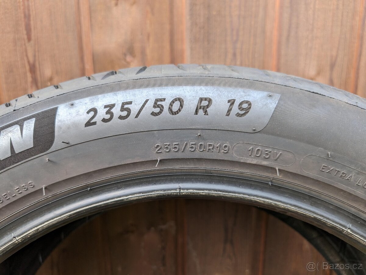 Pneu 235/50 R19