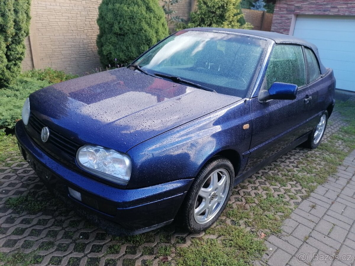 VOLKSWAGEN GOLF CABRIO HIGHLINE BENZÍN 1.6i 74KW