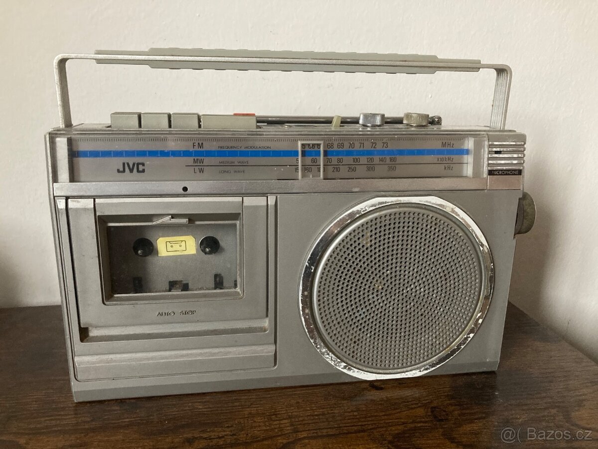 Retro "tuzexový" radiomagnetofon JVC RC-250 LE