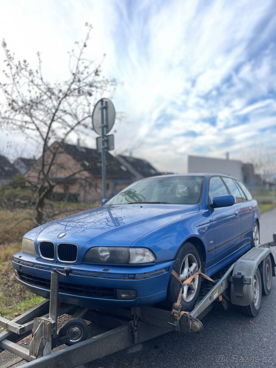 Přední světla bmw e39 xenon před FL