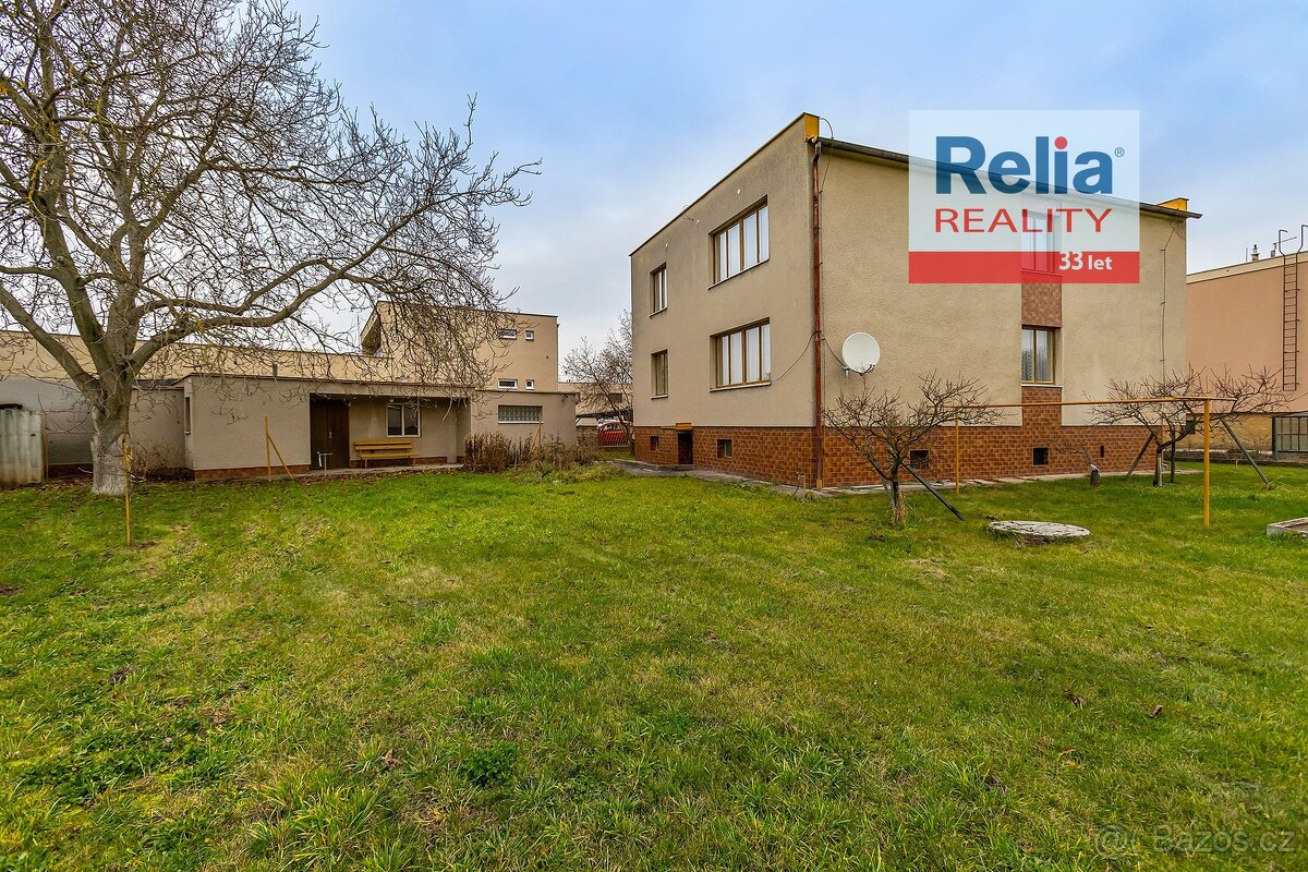 Prodej velkého RD se 2 garážemi, 1027 m2 - Lázně Bohdaneč