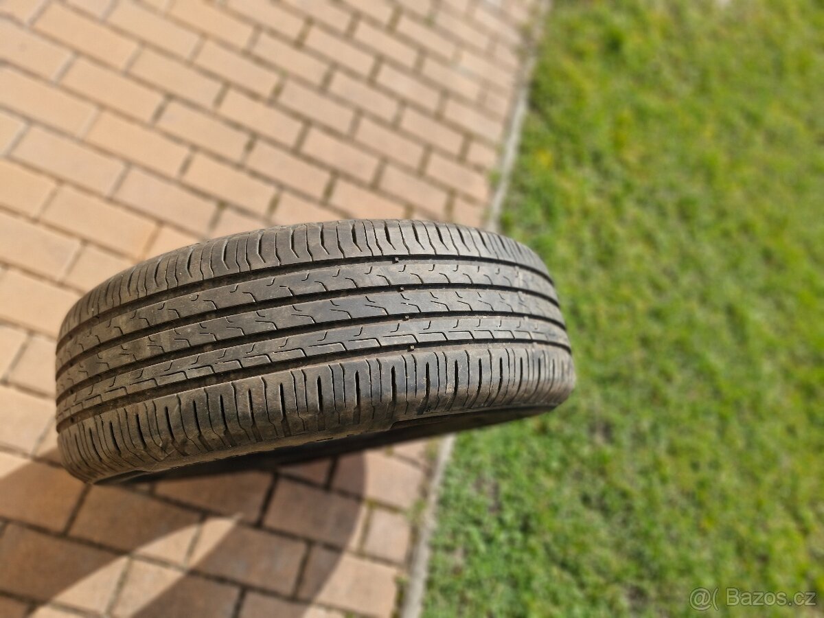 Sada 4 kusy letní pneu 215/60 R17 96H Continental