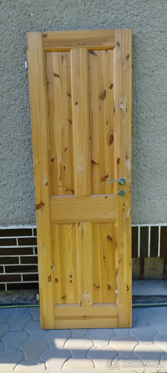 Dveře borovice