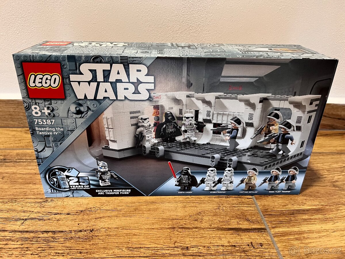 LEGO Star Wars 75387 Boarding the Tantive IV