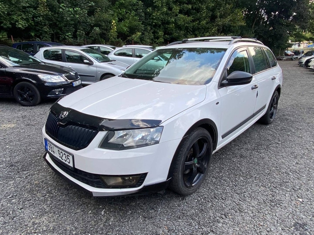 Škoda Octavia Combi 1.6TDI 66kW klimatizace el.okna ČR 2014