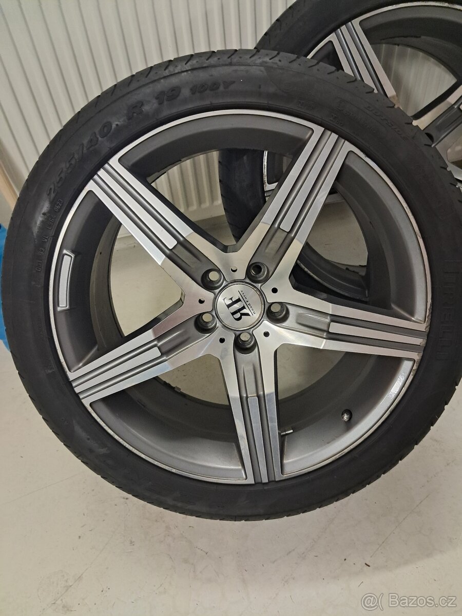 4x Alu disky+pneu letní Pirelli 255/40 R19  tel. 603 586 497