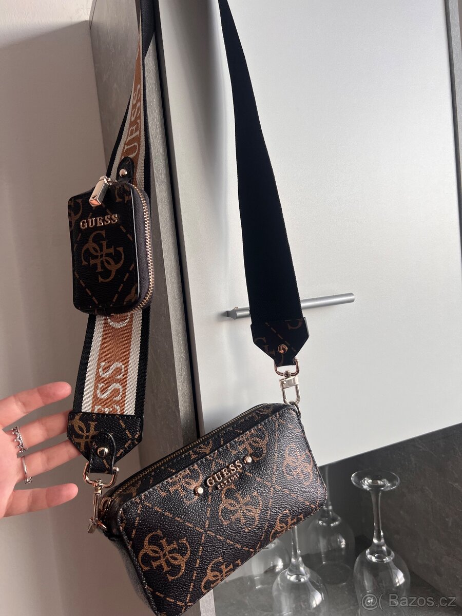 Kabelka crossbody Guess