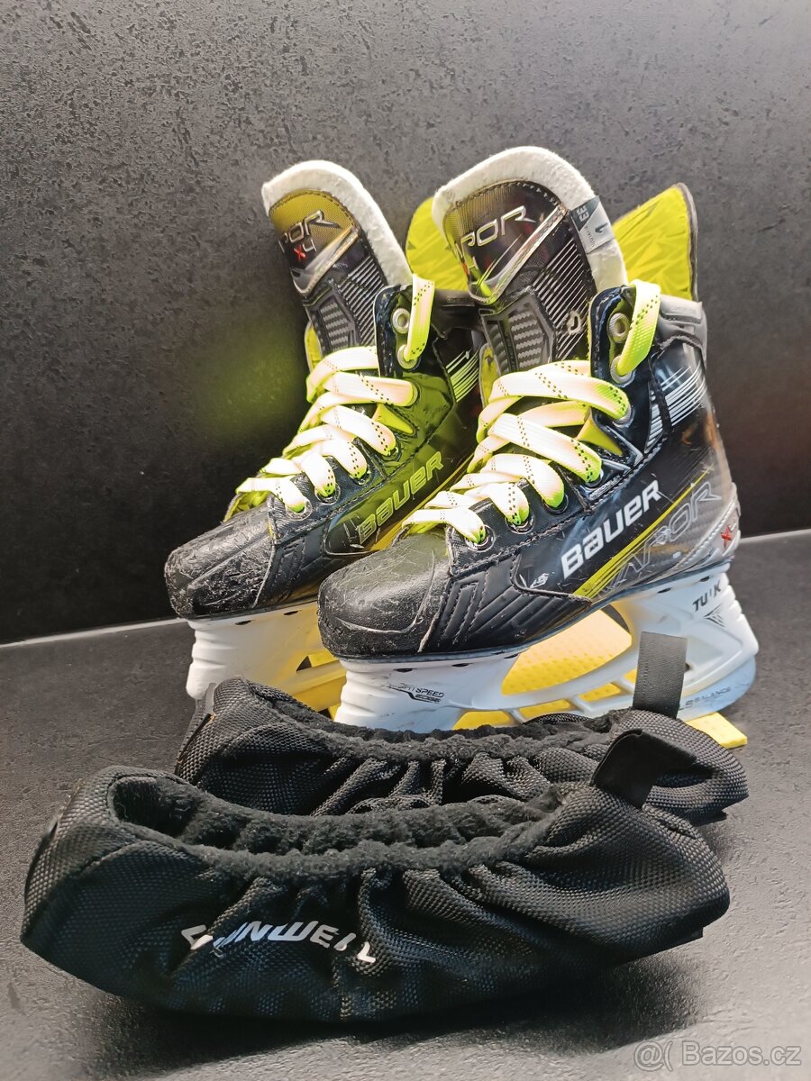 Brusle Bauer vapor x4 jr. vel. 1