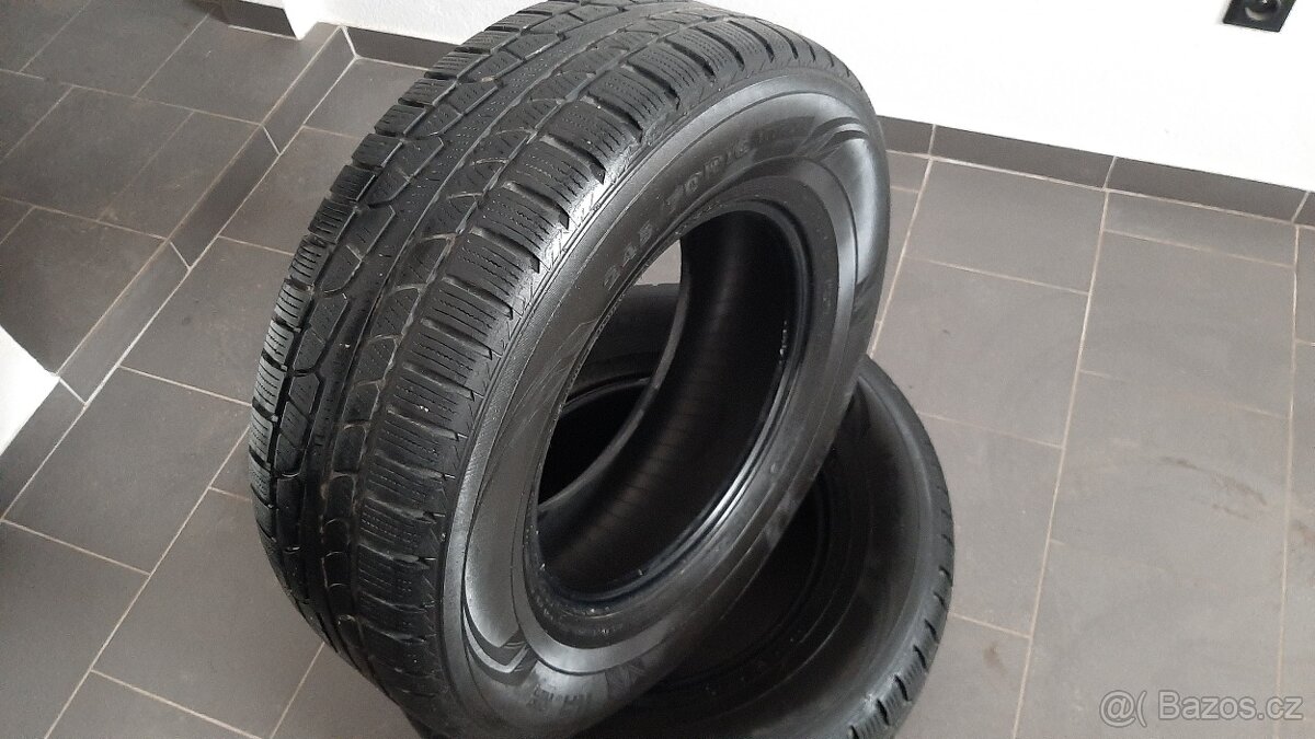 Pneumtiky zimní 245/70R16-111H XL Nokian