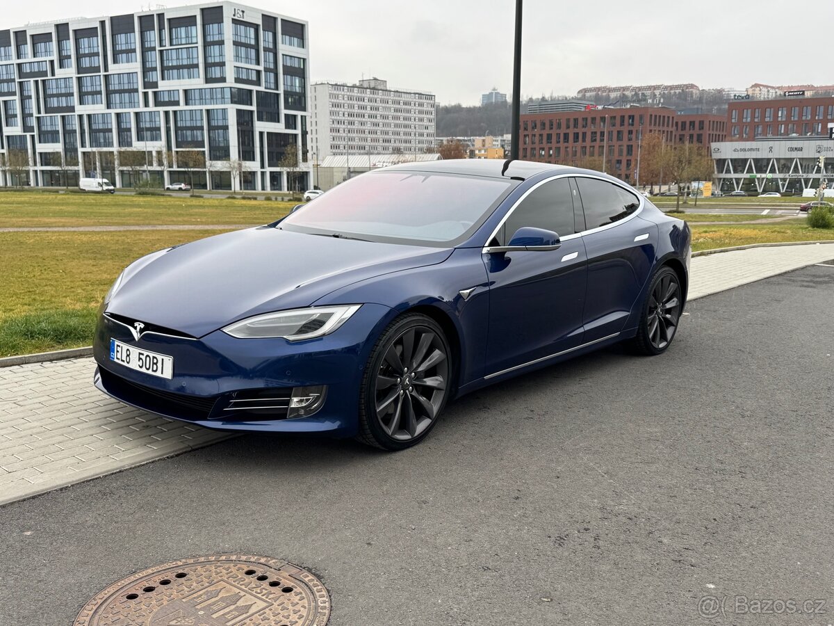 Tesla S 4x4 autopilot rv2018 najeto: 95000km Výměna