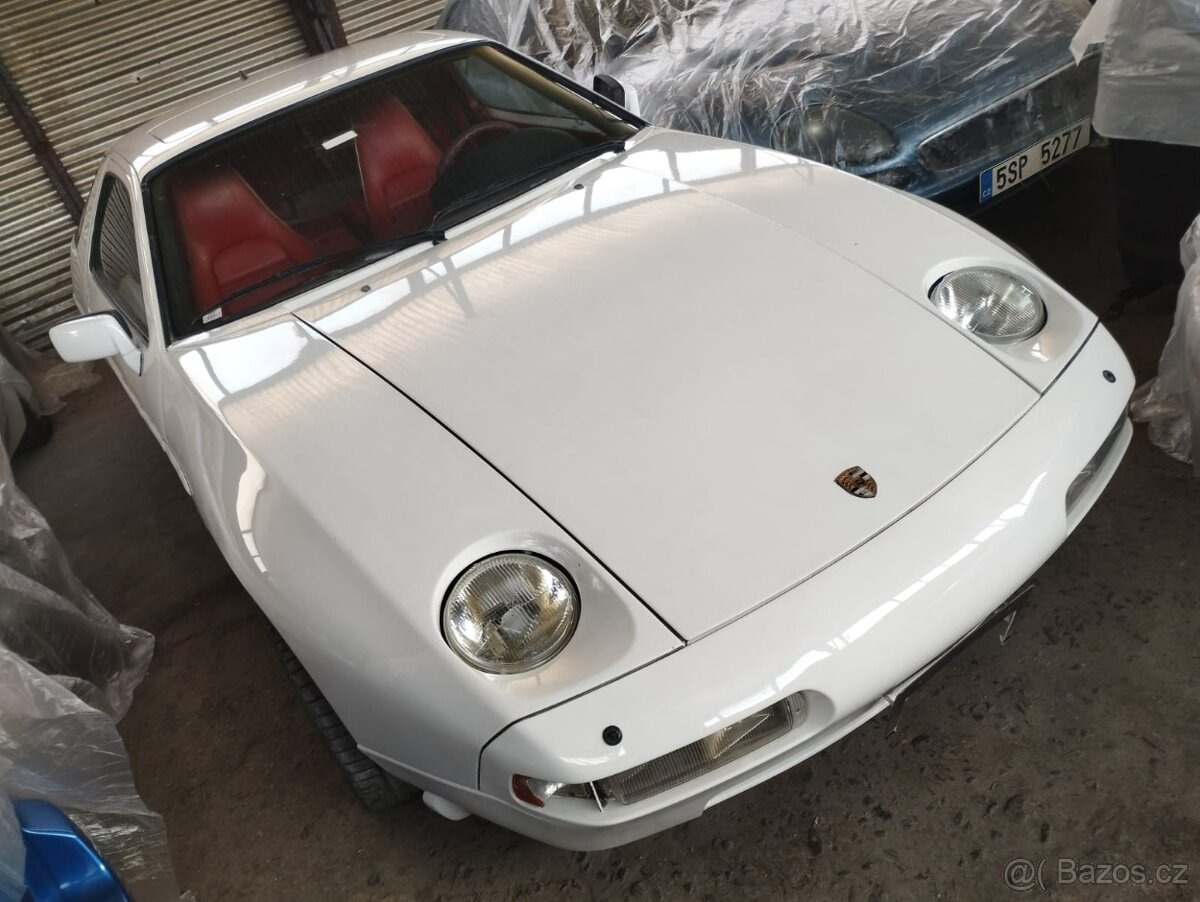 Porsche 928 S4 1991 v renovaci, celolak, raritní kus bez rzi