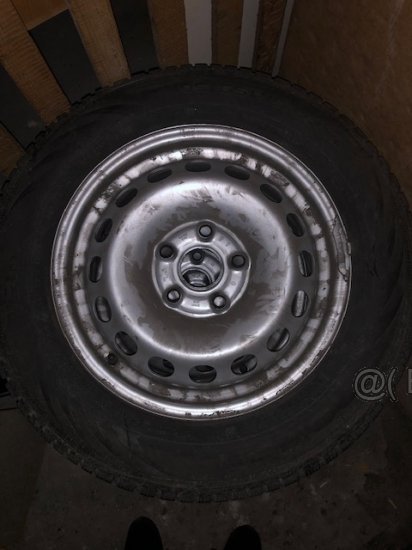 Pneu zimní Nokian na VW Caddy komplety 195/55 R 15