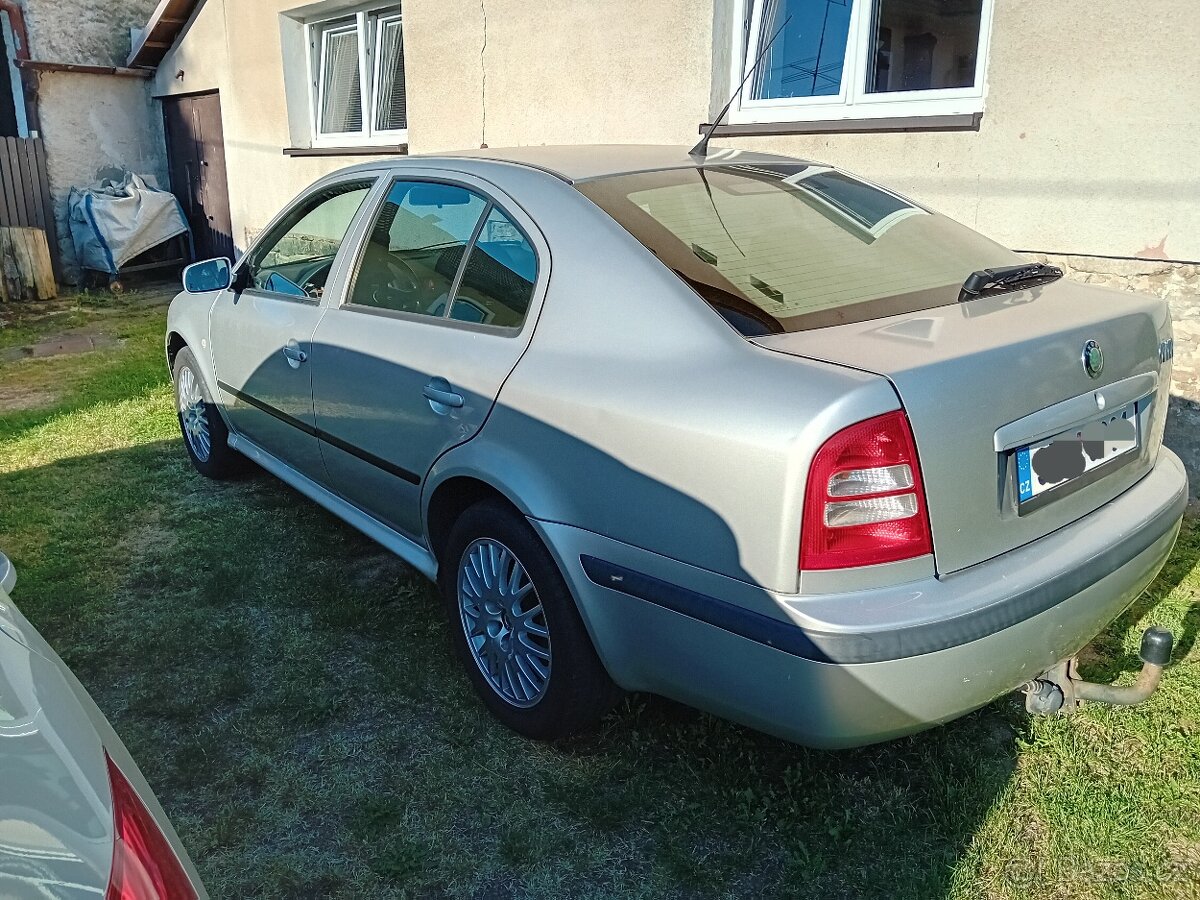 Škoda Octavia 1 5dv. 2.0i benzin 85 kw, tažné