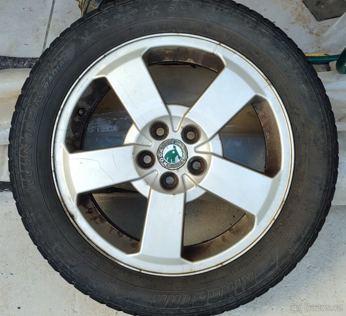 Alu kola Škoda 6 1/2x16 ET42 s pneu 205/55 5x100