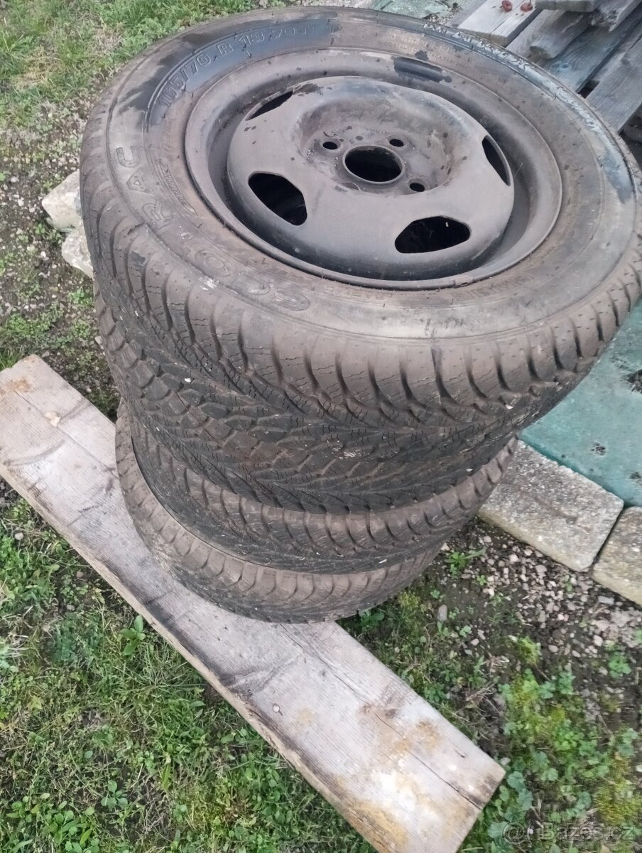 Zimní pneu 165/70 R15