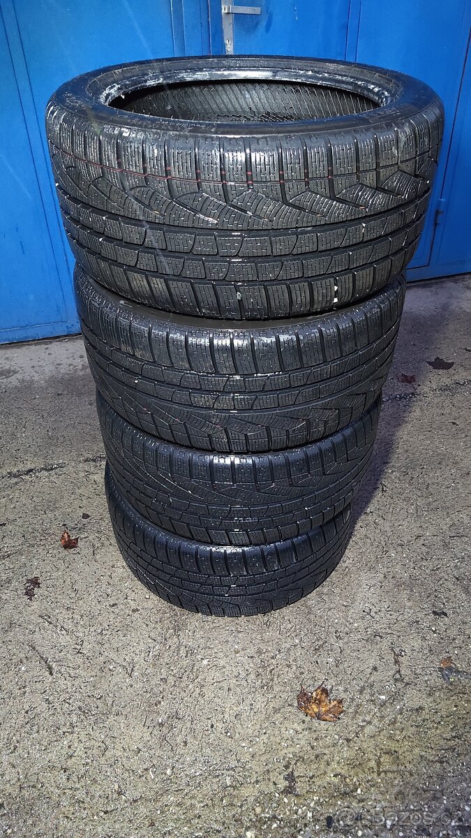 Zimní Pirelli 255/40 R18 4x