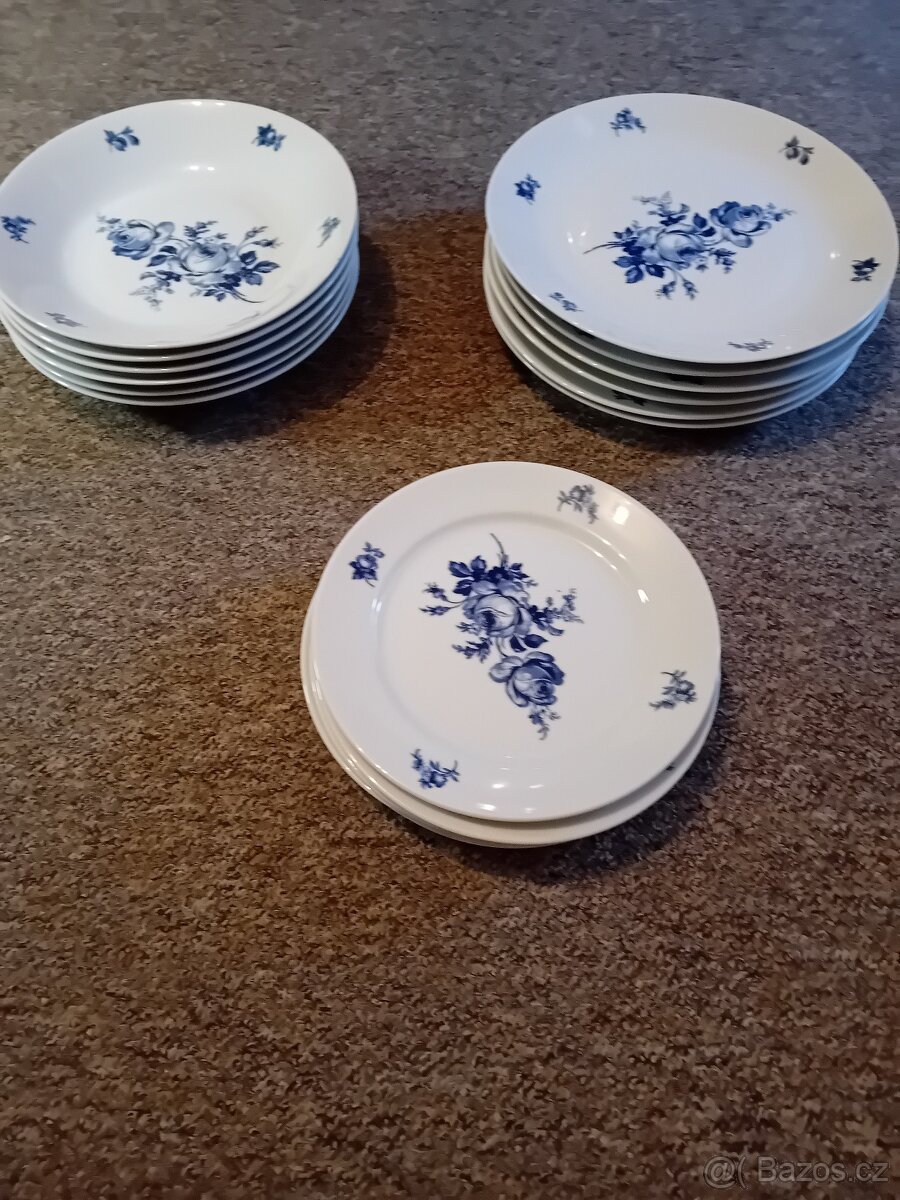 Porcelánová sada talířů  - 18 kusů