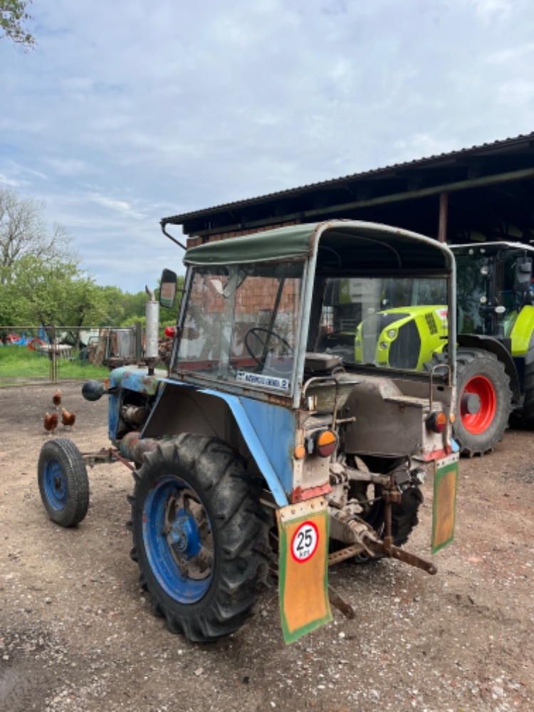 Prodám ZETOR25A -v originálním stavu- super motor