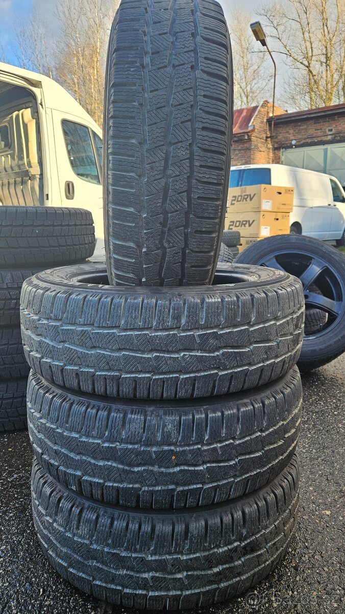 215/60R17C