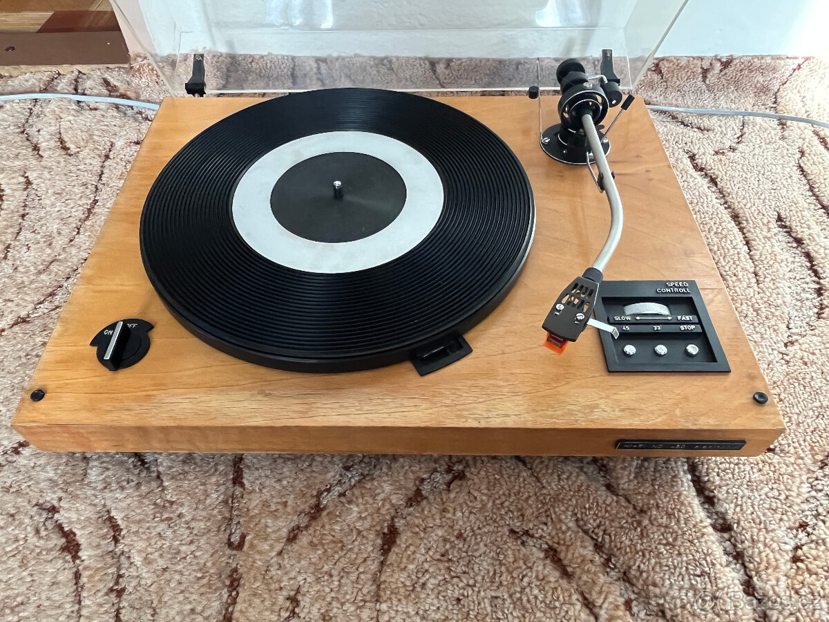 Gramofon TESLA NC 450