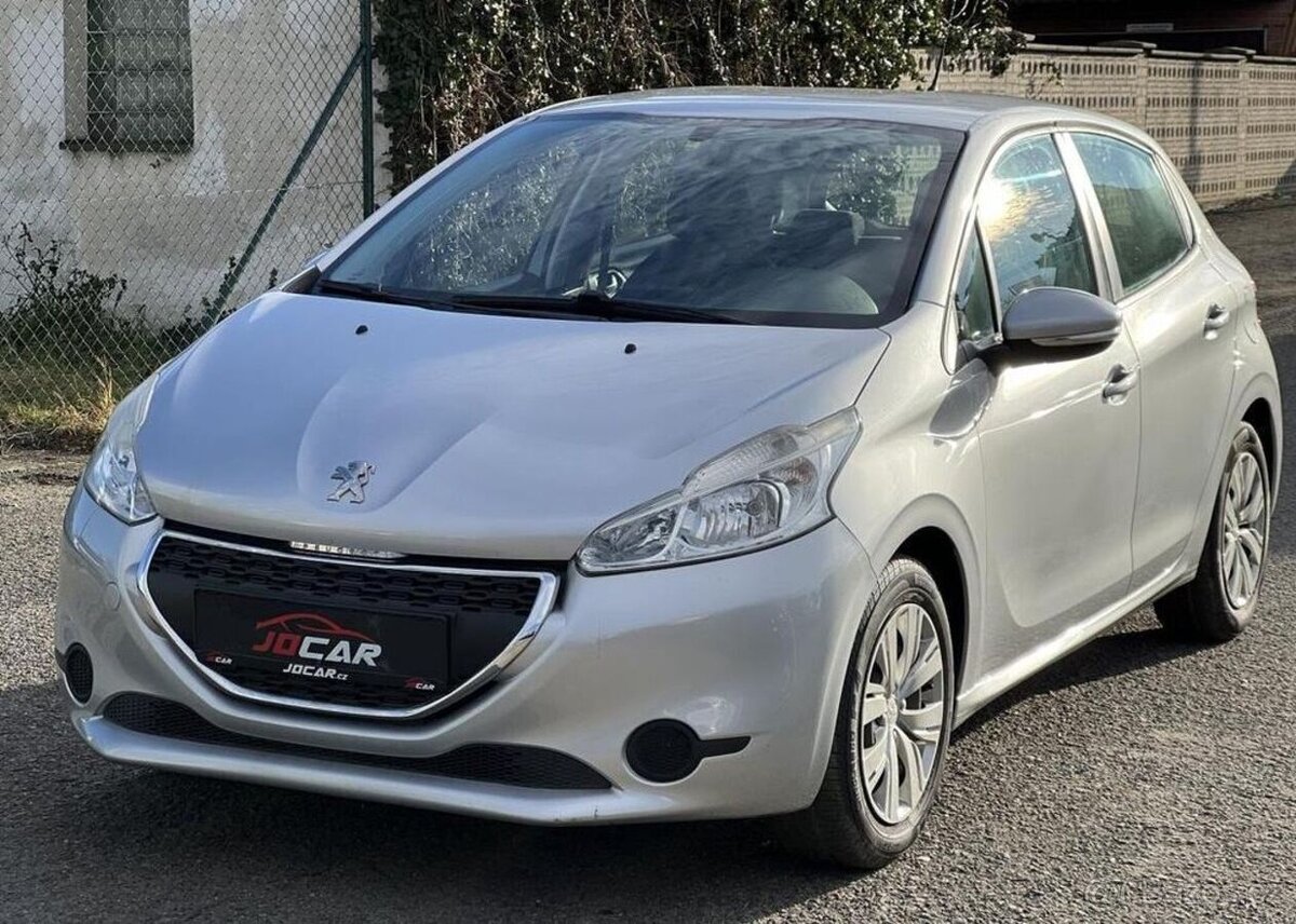 Peugeot 208 1.2i KLIMATIZACE ABS ASR ESP manuál 60 kw