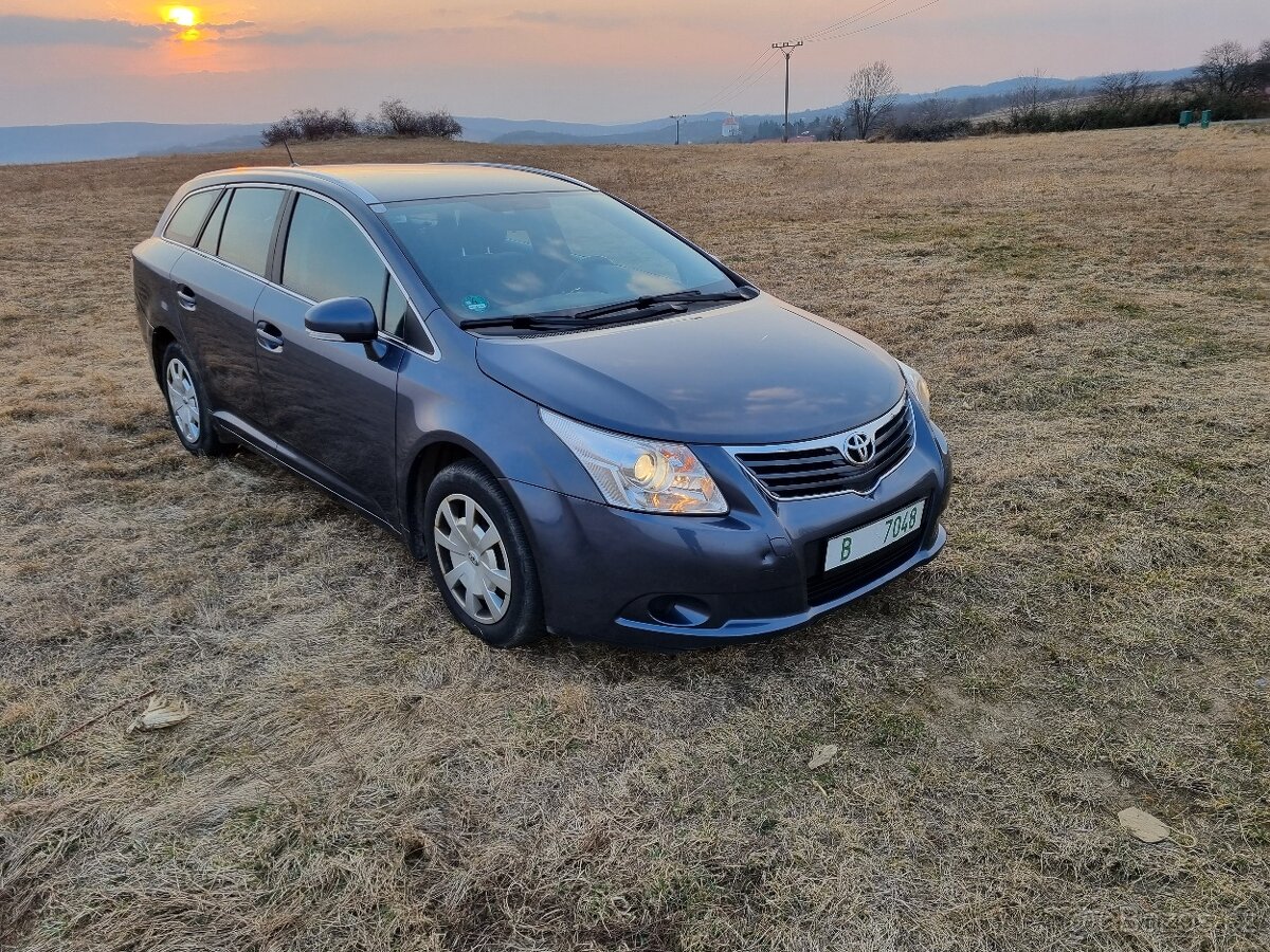 Toyota Avensis,1.6i 97kw 1.MAJ. NOVÁ STK, SERV.KNIHA