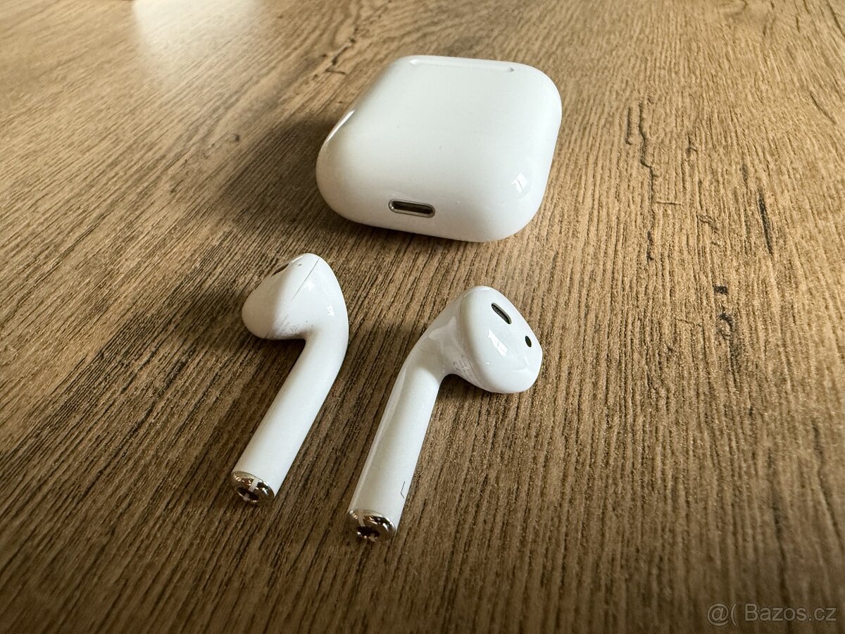 Sluchátka Apple Airpods 2 (2019)