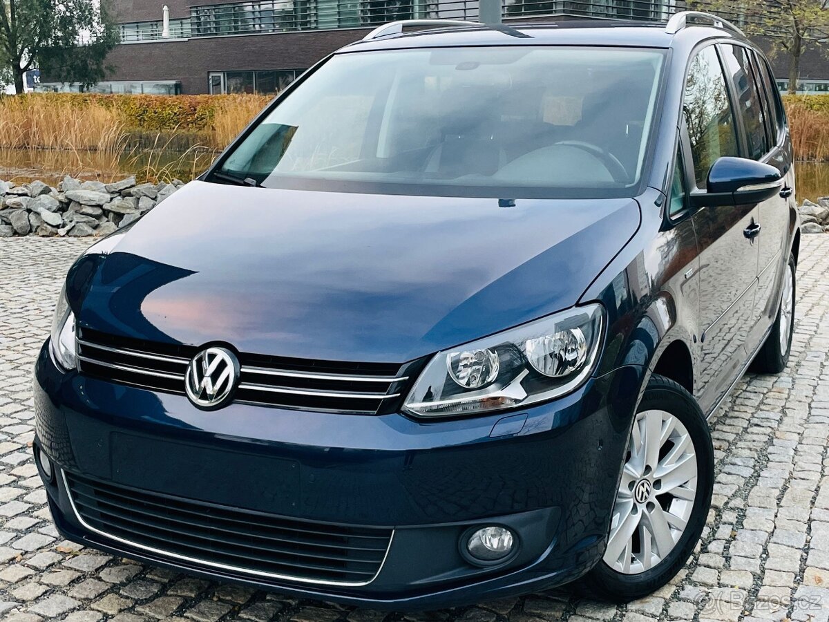 Volkswagen Touran 1.4TSI 103KW 7 MÍST NAVI TAŽNÉ SERVISKA