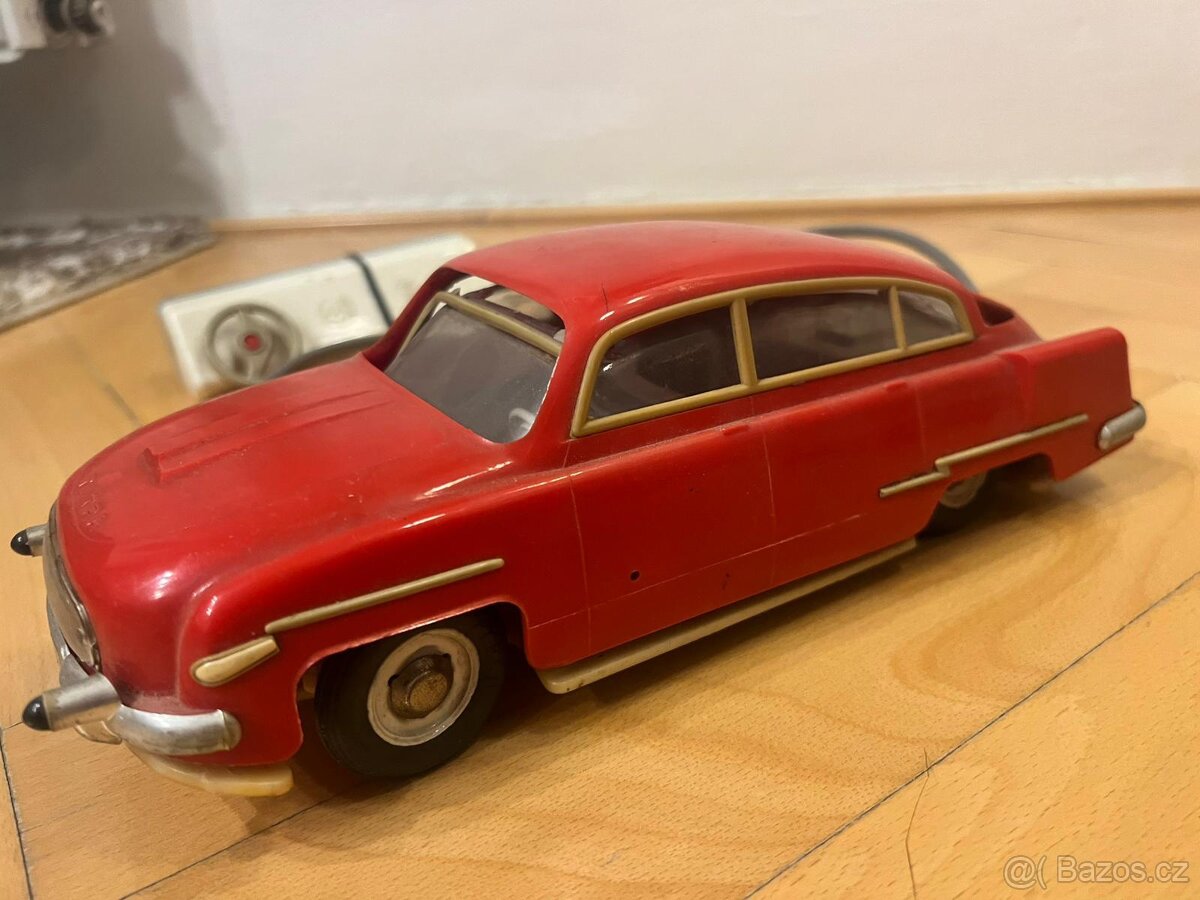 Retro Tatra 603 na bowden Presu