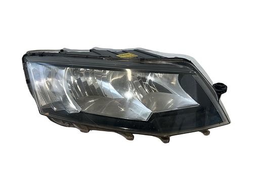 Pravý halogen světlo 5E1941016 5E1941018 Škoda Octavia 3