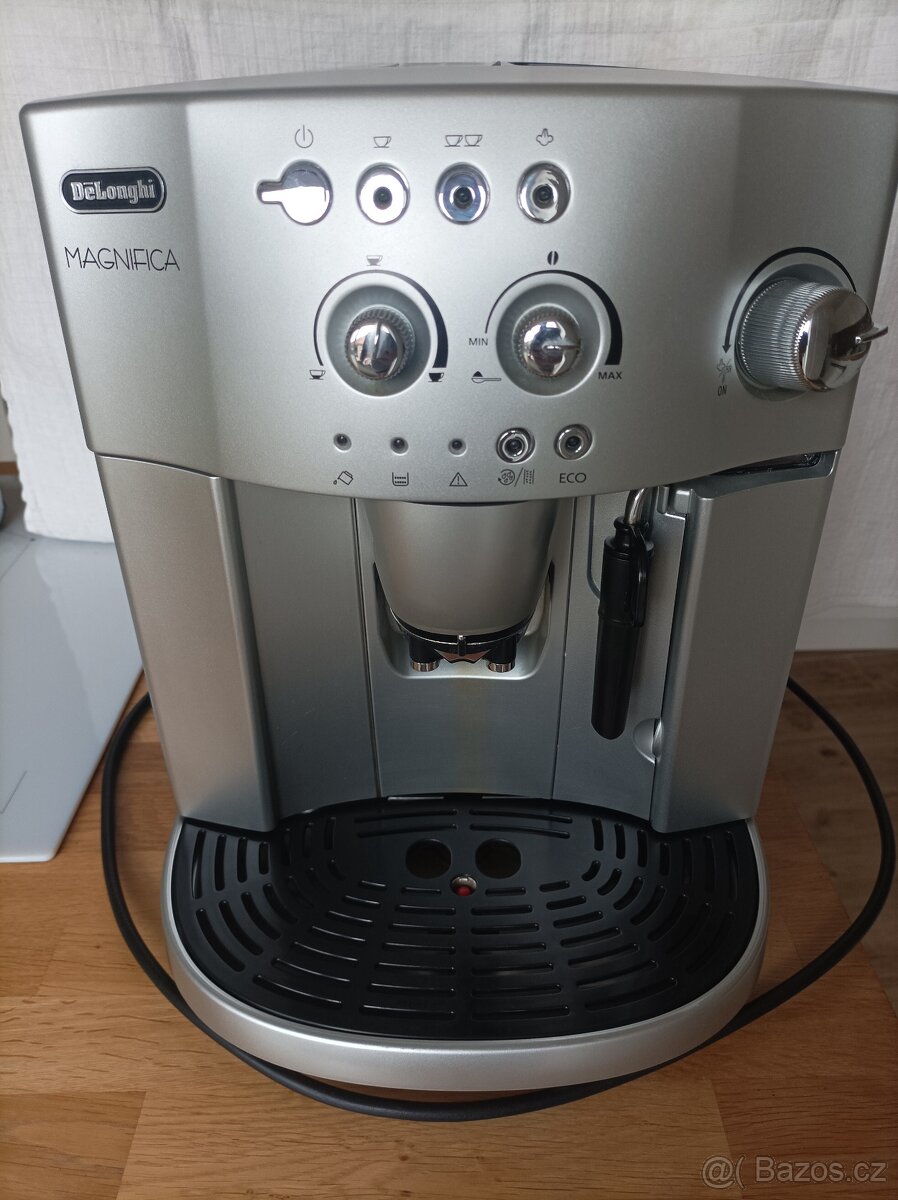 De'Longhi Magnifica ESAM 4200 Silver