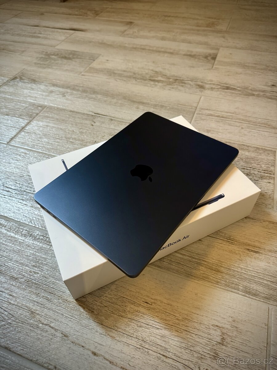 MacBook Air 13 M3 2024