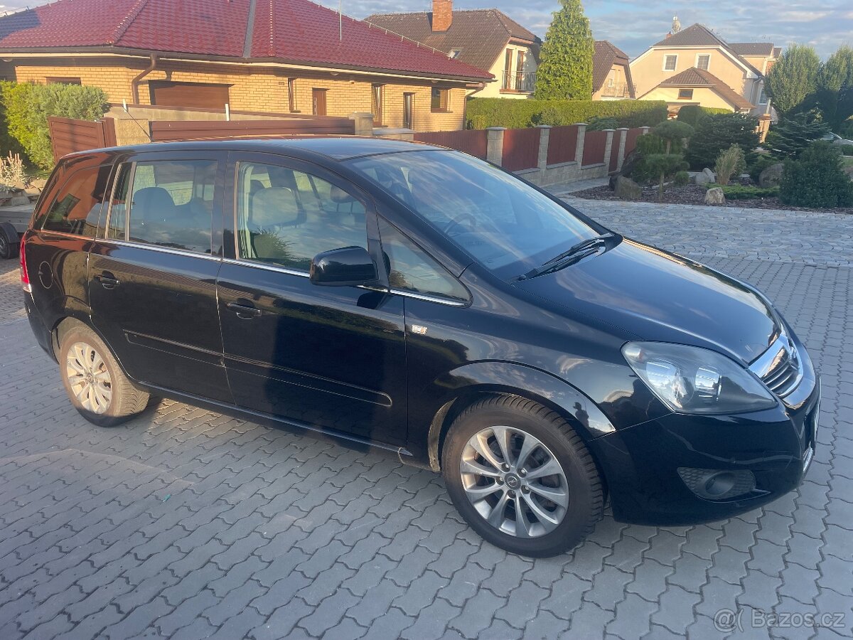 Opel Zafira 2.2 i, 7míst - Face lift . Servisní knížka