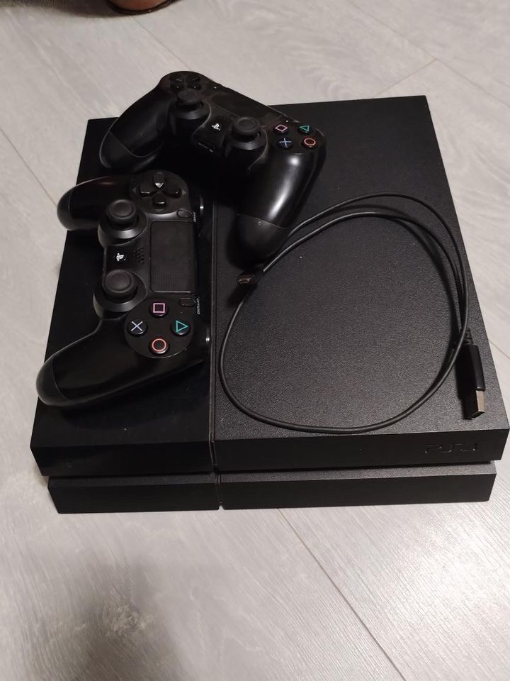 Ps4 + 2 ovladače