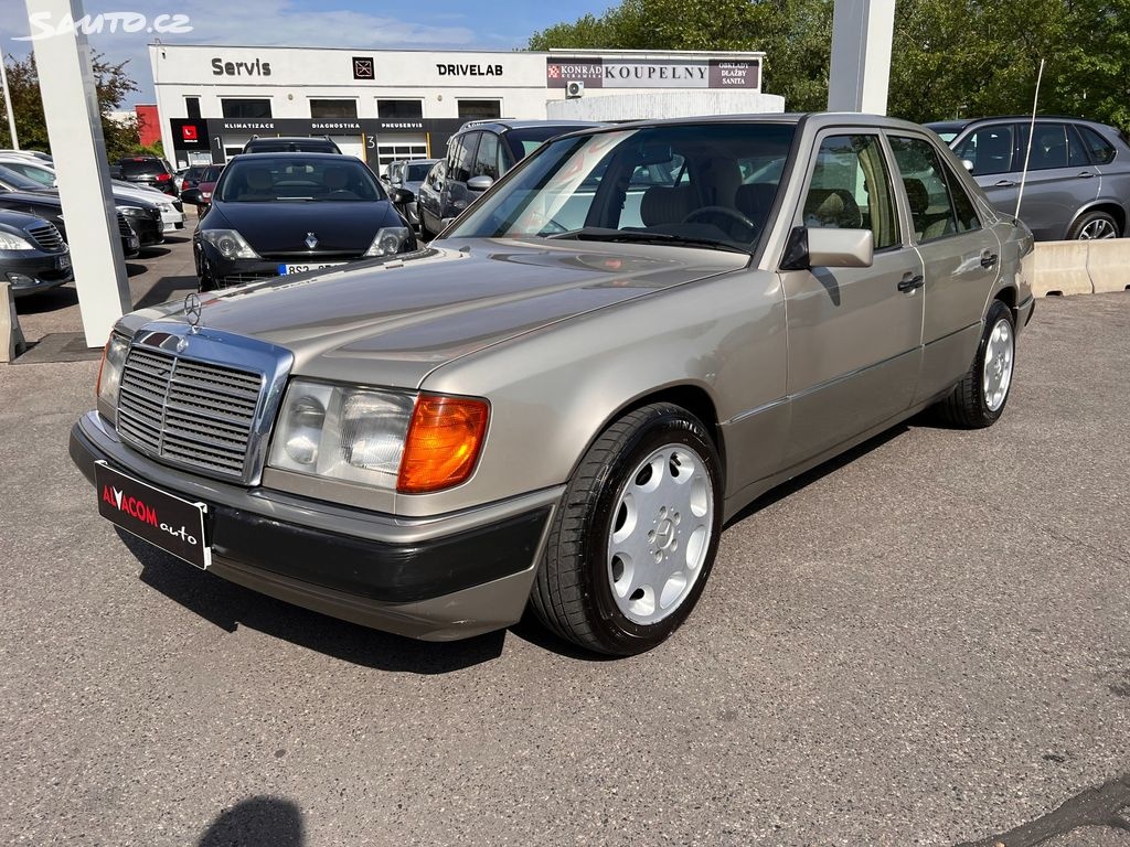 Mercedes-Benz 124, 260 118kw