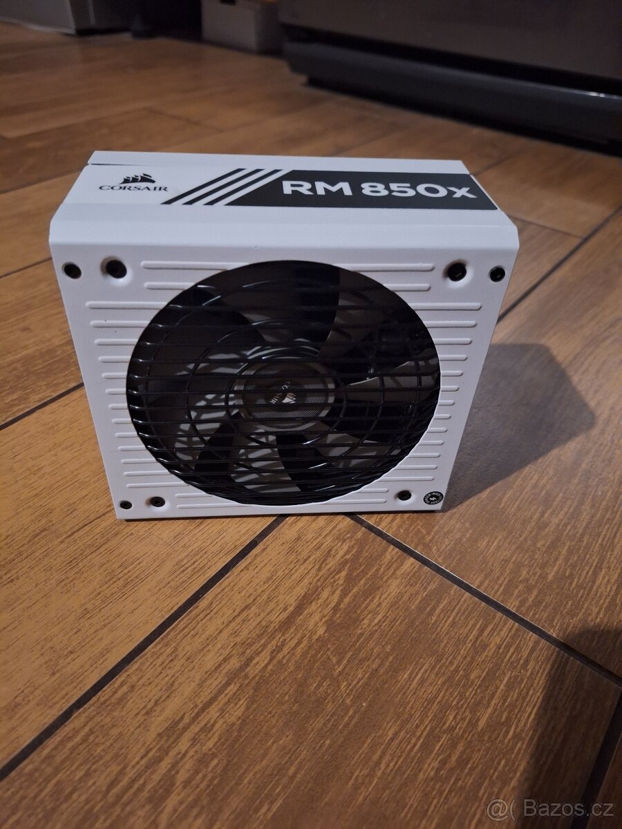 Corsair RM850X white