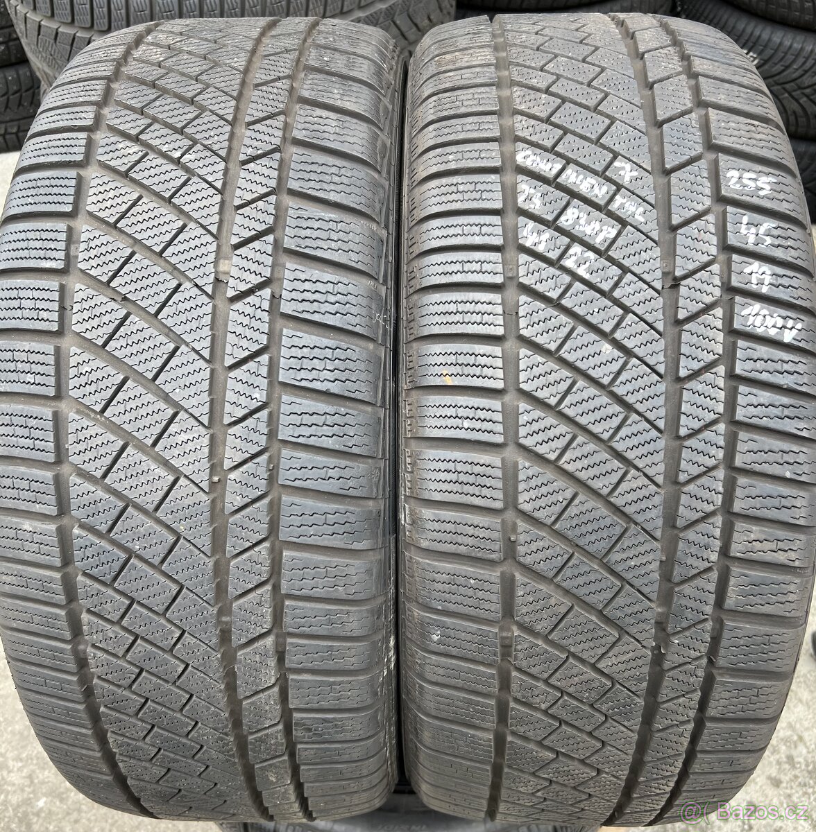 255/45 R19 100V zimní pneumatiky Continental 4122