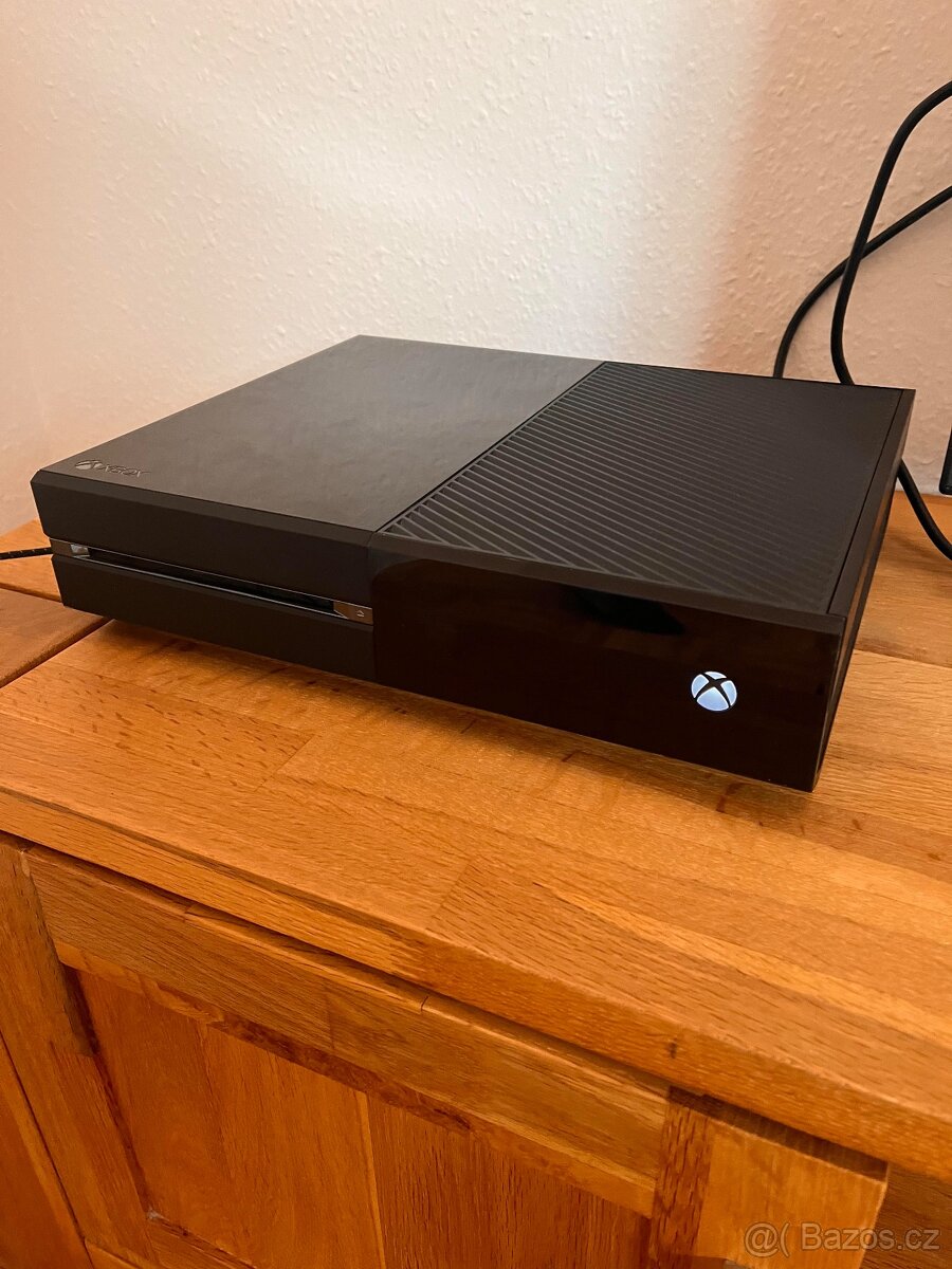 Xbox One + 6x hry