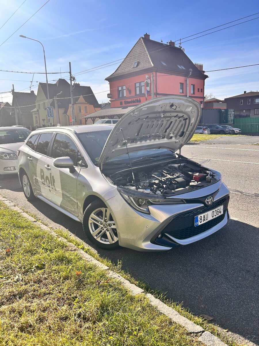 Pronájem Toyota Corolla BOLT