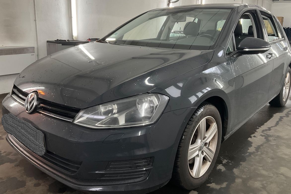 Volkswagen Golf VII 7 1.2 Tsi r.2013 157tkm VYHŘ. SEDADEL