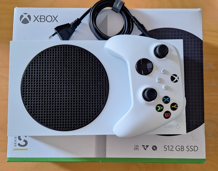 Xbox Series S 512GB Robot White, kompletní balení