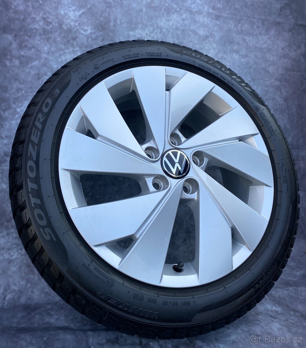 Originální Alu kola 5x112 VW Golf 205/50/17 DOT22