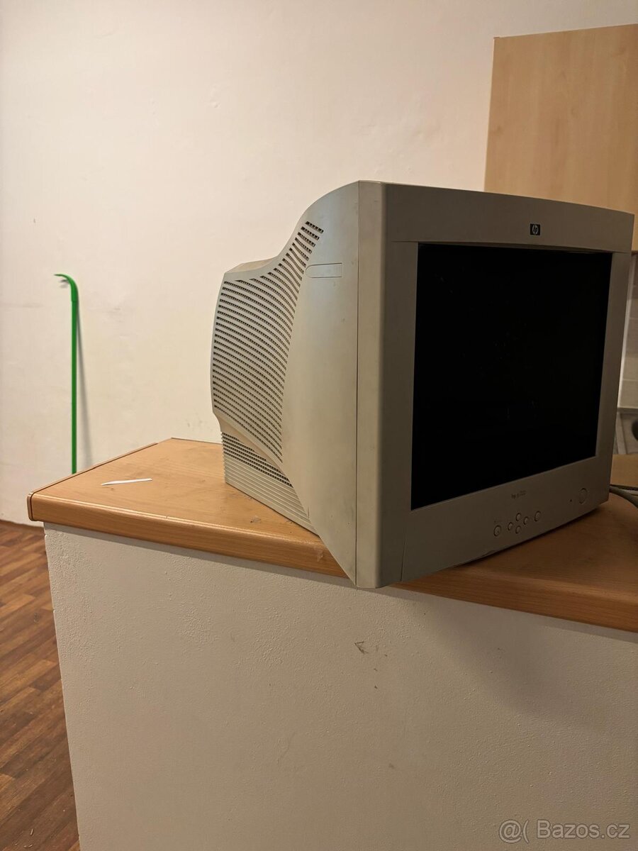 Daruji za odvoz CRT monitor HP 17"