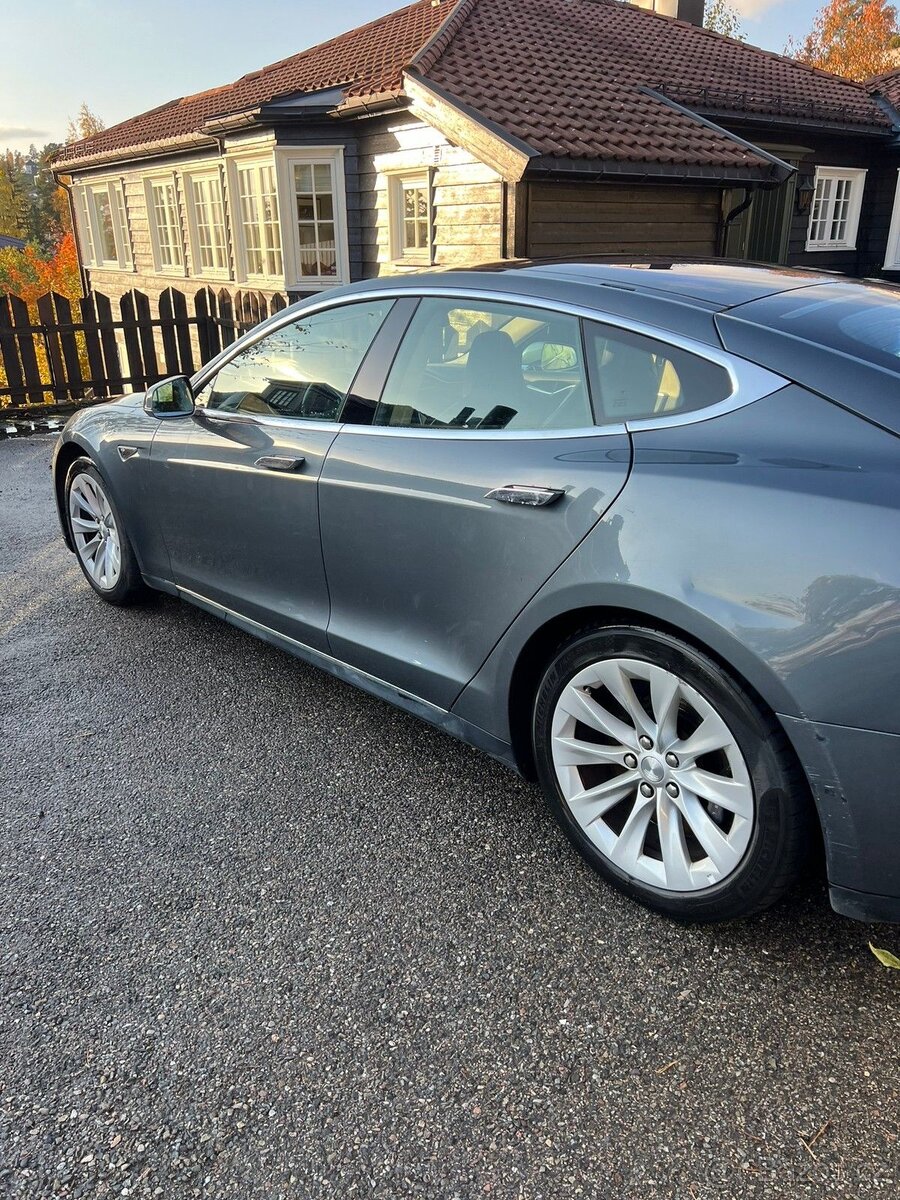 Tesla.model S